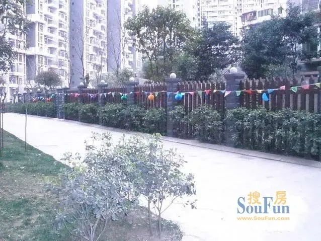 滨河丽景2室1厅1卫东南朝向2200.00元/月出租