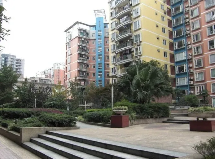 蔚蓝天地3室1厅1卫西北朝向3300.00元/月出租