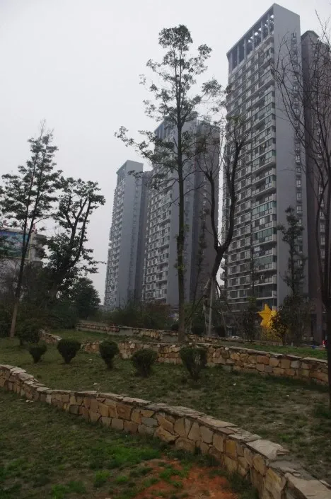 高地3室2厅2卫东朝向6000.00元/月出租