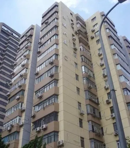 爱建大厦公寓2室1厅1卫东朝向8000.00元/月出租