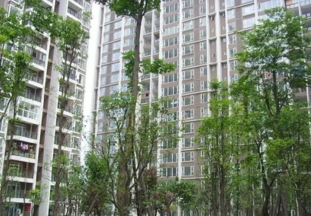 长城南苑1室1厅1卫东朝向2500.00元/月出租