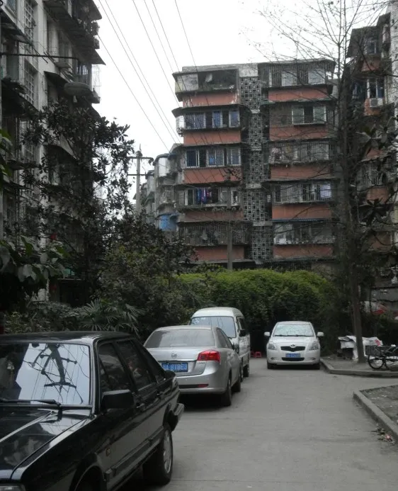 罗家碾街121号院2室1厅1卫东南朝向1600.00元/月出租