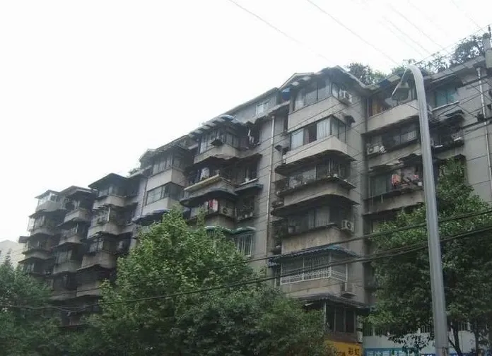 石人南路85号院2室1厅1卫南朝向1800.00元/月出租