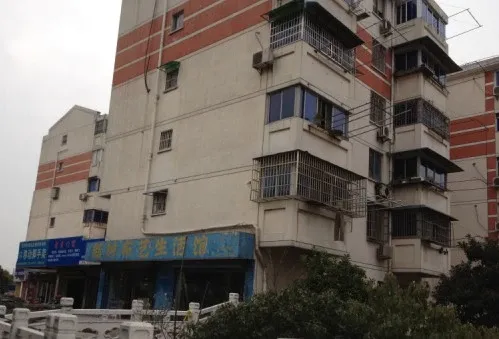 新秀苑2室2厅1卫南朝向1600.00元/月出租