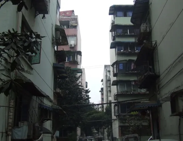 石人南路100号院1室1厅1卫东南朝向1300.00元/月出租