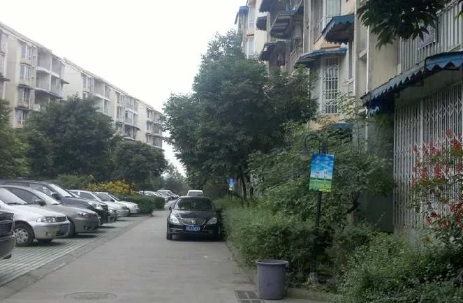 泉水人家一期2室1厅1卫南朝向1800.00元/月出租