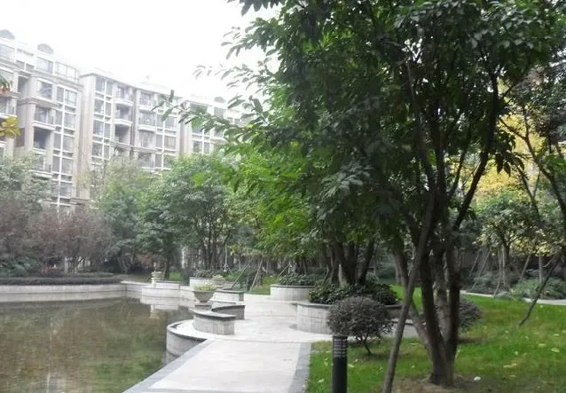 中海龙湾半岛5室2厅3卫西北朝向15000.00元/月出租