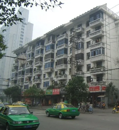 滨江东路226号院2室1厅1卫南朝向2600.00元/月出租