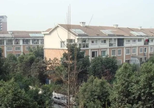 成都花园翠雍华庭3室2厅2卫西南朝向3800.00元/月出租