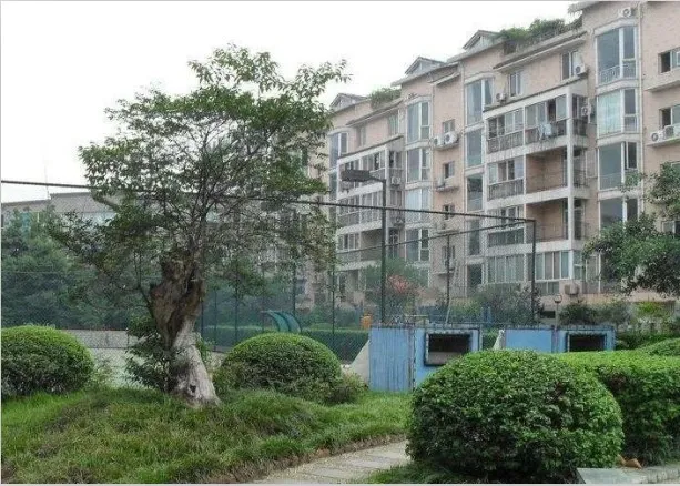 永泰雅居3室2厅2卫南朝向2600.00元/月出租