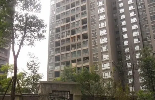 西府少城2室2厅1卫东北朝向2900.00元/月出租