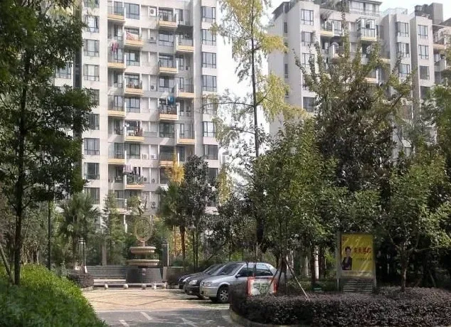 蓝谷地一期2室2厅1卫东南朝向2500.00元/月出租