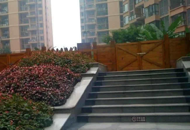 比华利国际城一期3室1厅1卫南朝向3000.00元/月出租