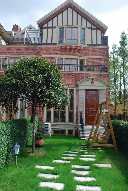 东山国际英伦半岛5室2厅3卫东南朝向10000.00元/月出租