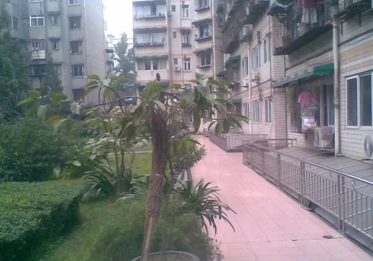 益和苑2室2厅1卫西北朝向2300.00元/月出租