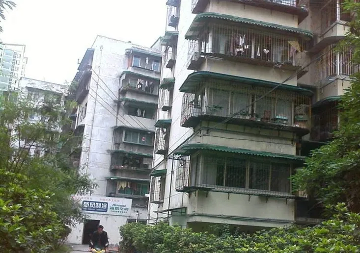 银沙横街15号院3室1厅1卫南朝向1600.00元/月出租