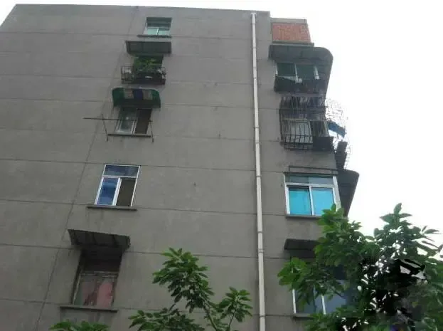 二环路东四段93号院2室1厅1卫西南朝向2000.00元/月出租