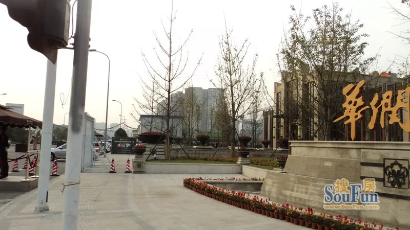 华润银杏华庭3室1厅2卫东南朝向3100.00元/月出租