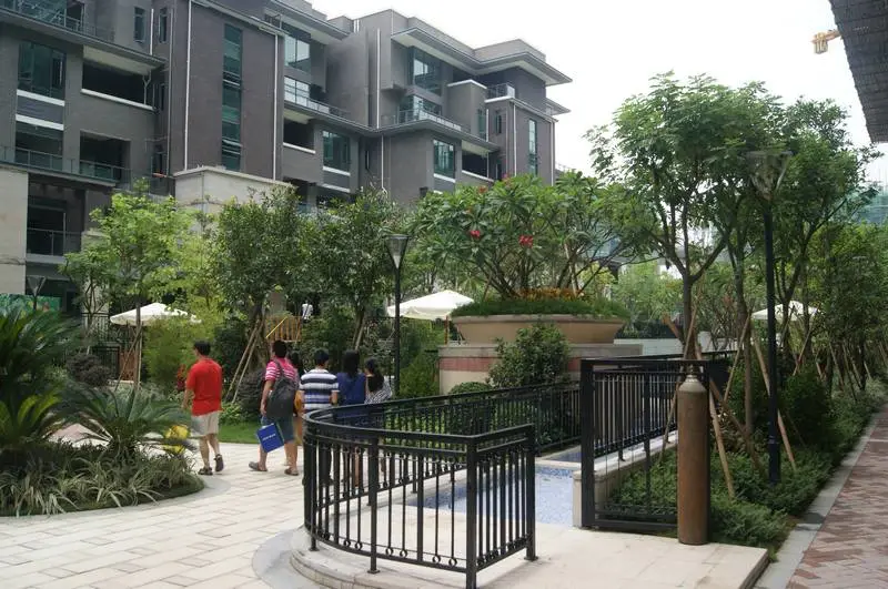 路劲隽悦豪庭园林实景(2012.8.18)