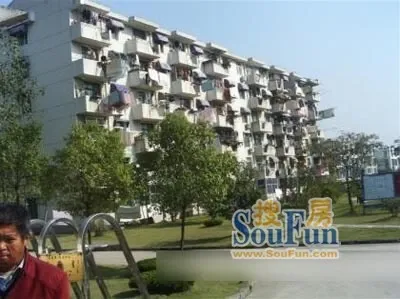 蜀麓苑2室1厅1卫南朝向2200.00元/月出租