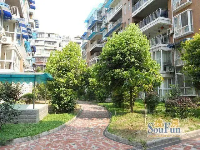 紫气东升3室2厅2卫西南朝向1000.00元/月出租