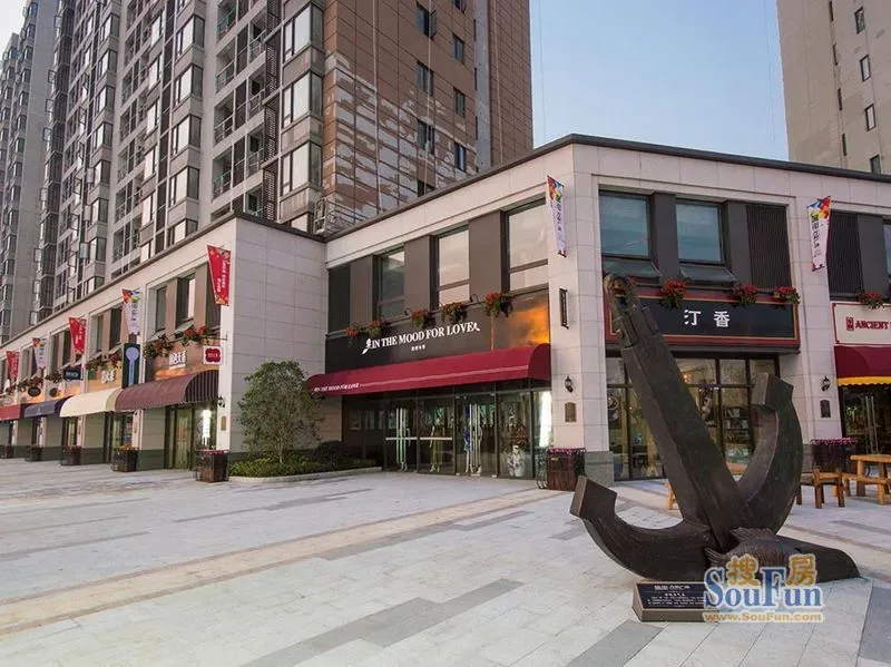 万科城主题商业街-转角广场