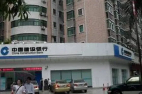 深华业大厦3室2厅2卫南朝向4700.00元/月出租