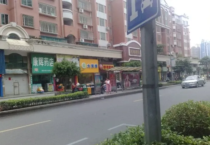 锦江花园二区3室2厅2卫南朝向3200.00元/月出租