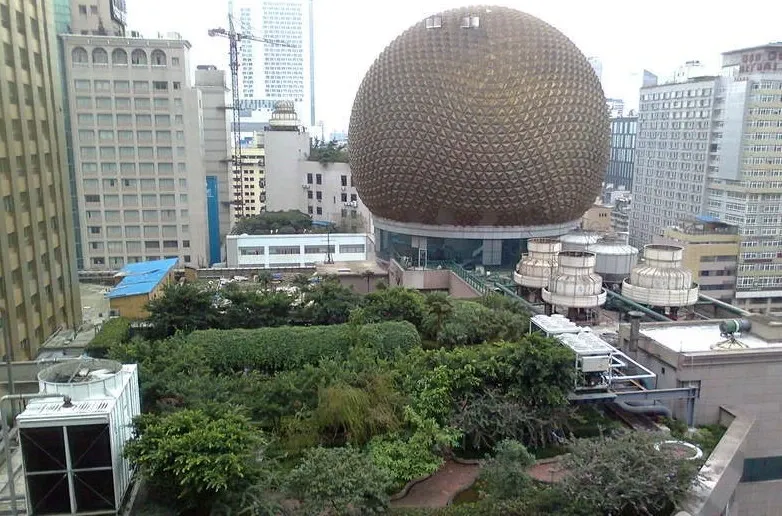 王府井商厦5室1厅1卫东南朝向4100.00元/月出租