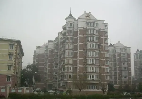 丽都名邸4室2厅2卫南朝向4200.00元/月出租