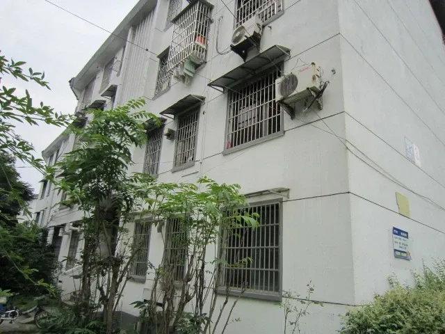 花园新村1室1厅1卫南朝向1700.00元/月出租
