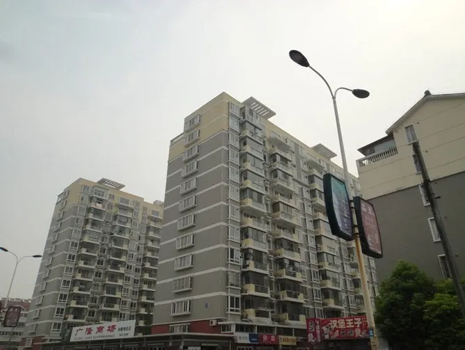 东大公寓3室2厅2卫东南朝向2200.00元/月出租