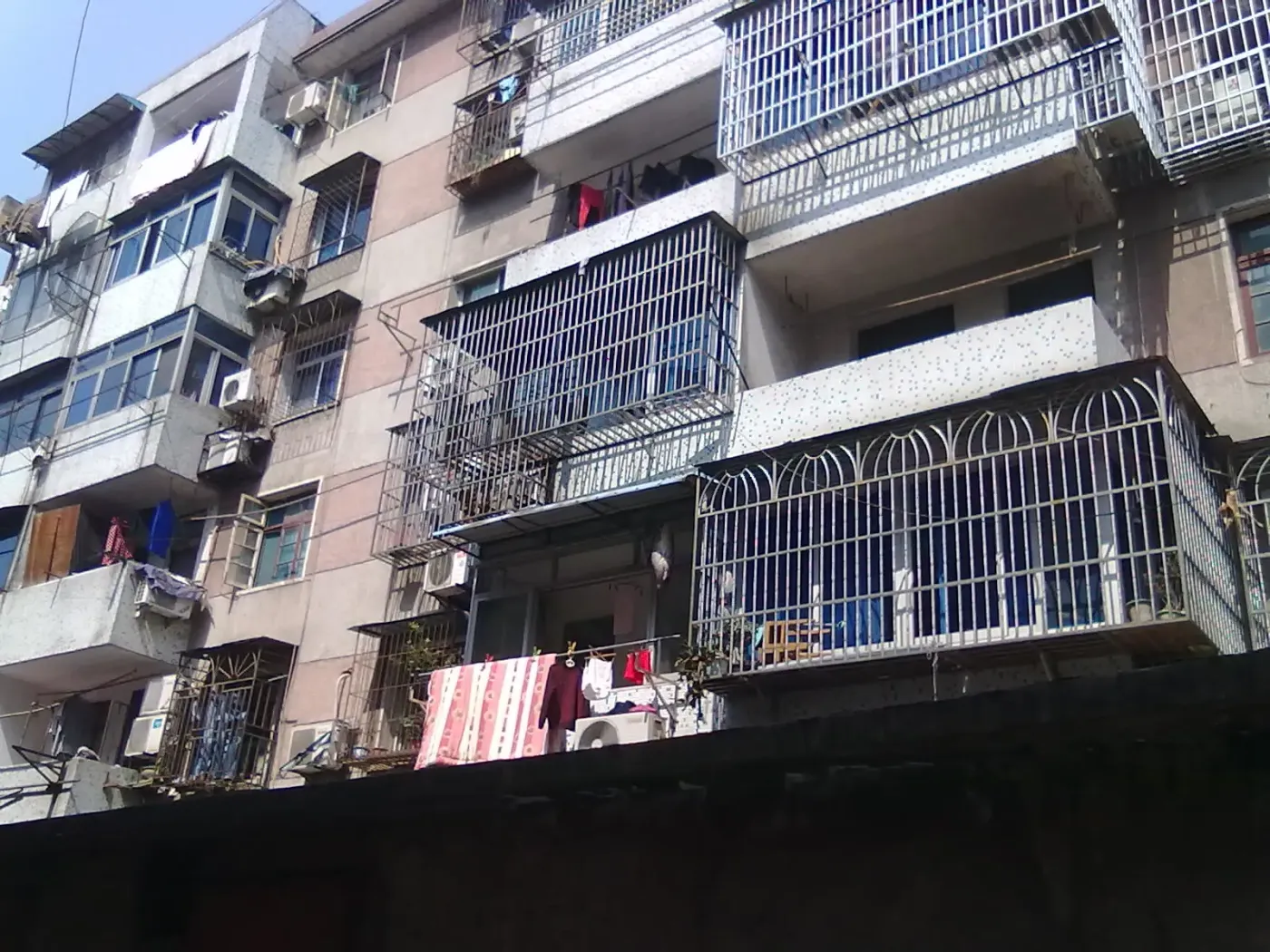 萧山街老小区2室1厅1卫南朝向1200.00元/月出租