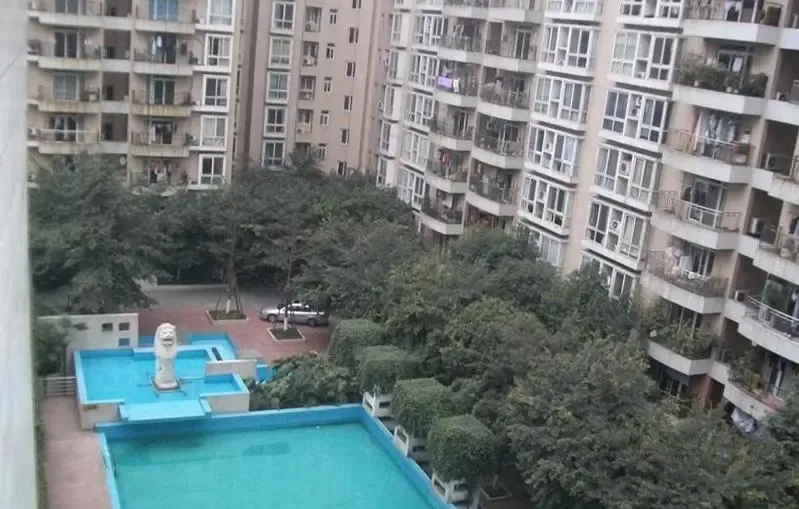 新加坡花园3室2厅2卫南朝向3400.00元/月出租