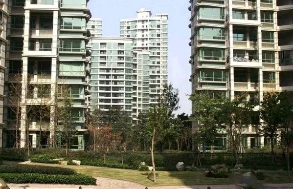 雅居乐十里花巷4室2厅2卫东南朝向2600.00元/月出租