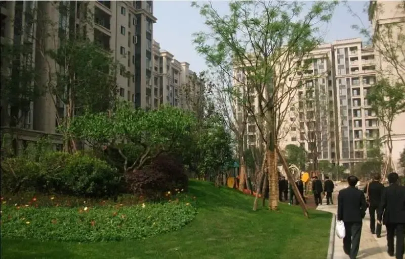 绿地圣路易名邸3室1厅1卫东南朝向2750.00元/月出租