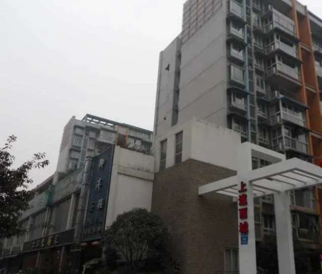 上道西城2室2厅2卫西朝向2200.00元/月出租