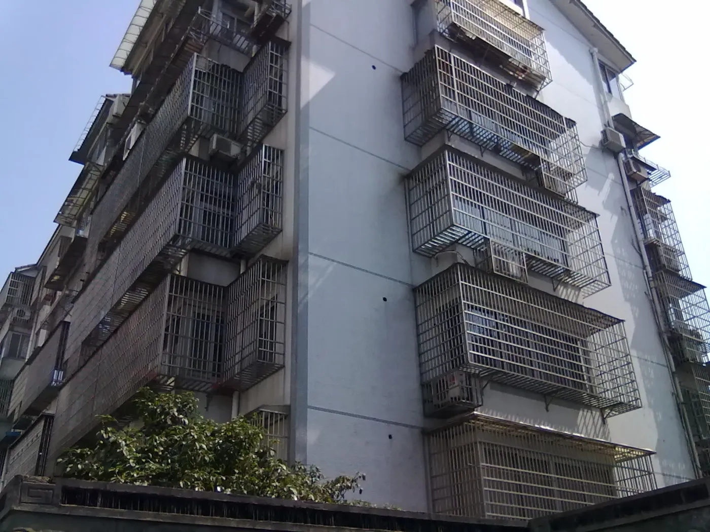 月池坊3室1厅1卫东南朝向3400.00元/月出租