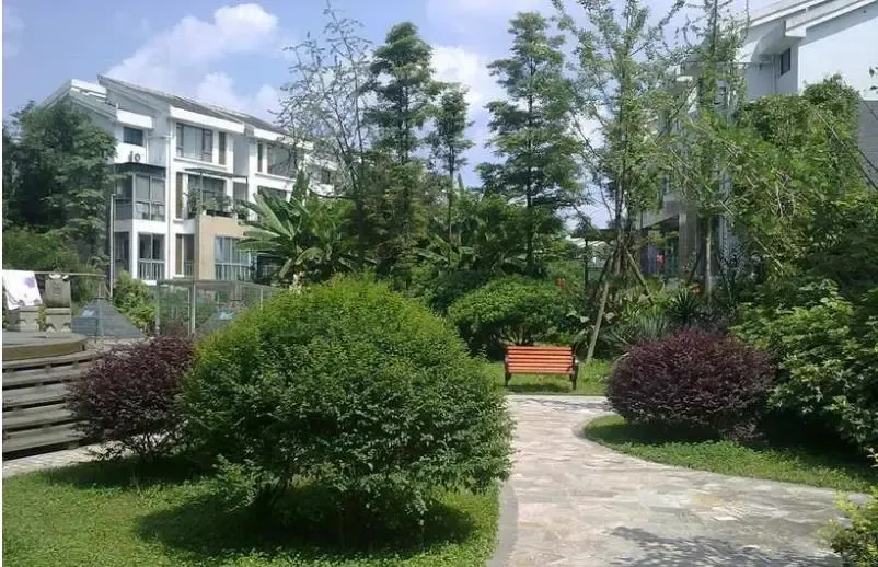 阳光华苑3室1厅2卫南朝向3100.00元/月出租