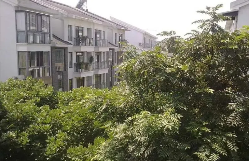 阳光华苑3室2厅2卫南朝向3000.00元/月出租