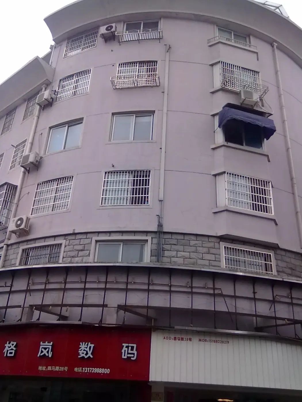 东方银座3室2厅2卫南朝向3900.00元/月出租