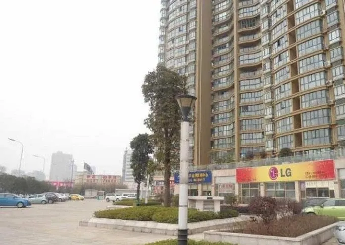 晨明滨江金座1室1厅1卫东南朝向1600.00元/月出租