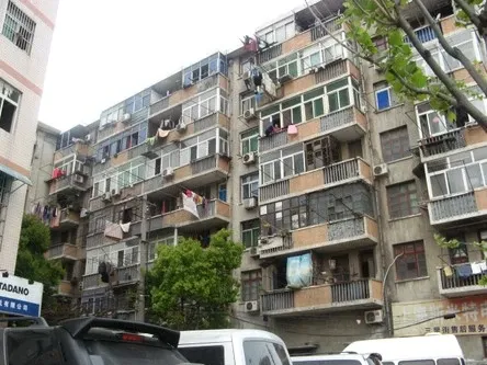 长城社区2室1厅1卫东南朝向2400.00元/月出租