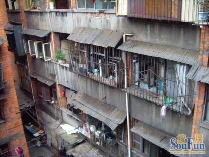 长发街机关宿舍2室1厅1卫南朝向1300.00元/月出租