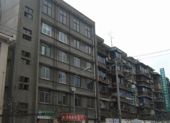 龙江路26号院3室2厅2卫西南朝向4800.00元/月出租