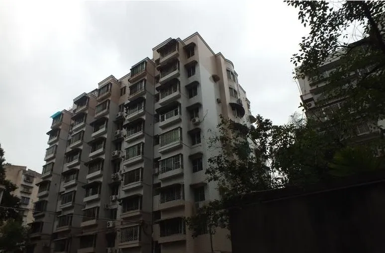 华湖花园2室1厅1卫北朝向2600.00元/月出租