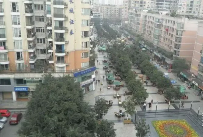 芳沁街89号院4室2厅2卫东南朝向4500.00元/月出租