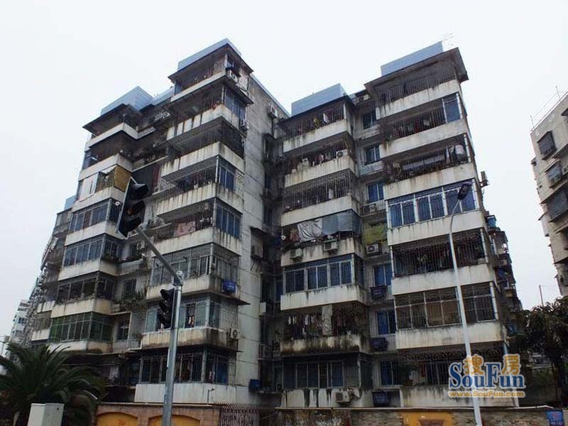 铁六小区4室1厅1卫南北朝向1200.00元/月出租