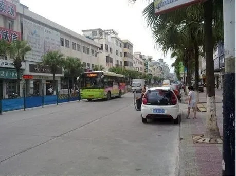 龙腾阁2室1厅1卫南朝向1400.00元/月出租