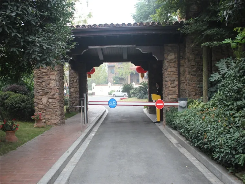 东山国际英伦半岛3室2厅3卫东南朝向3500.00元/月出租